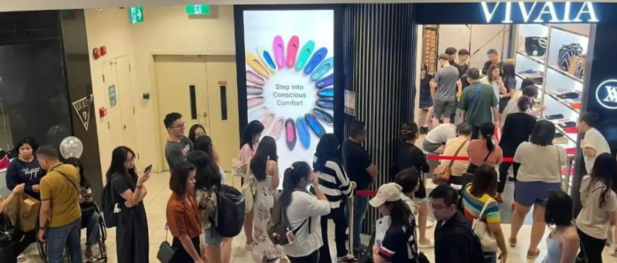 海外狂卖20亿国内却没几个人知道AG旗舰厅网站6个塑料瓶做一双鞋(图7)